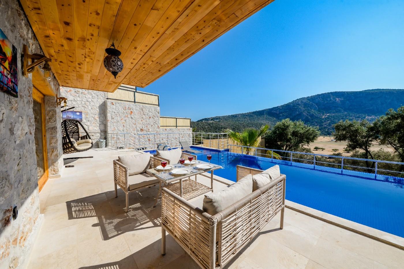 Kaş Bezirgan'da Çocuk Oyun Alanlı, Özel Havuzlu, Bahçeli Villa-22444