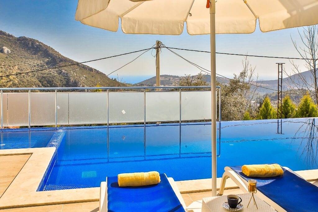 Kaş İslamlar'da Eşsiz Deniz Manzaralı , Özel Yüzme Havuzlu, Şık Villa