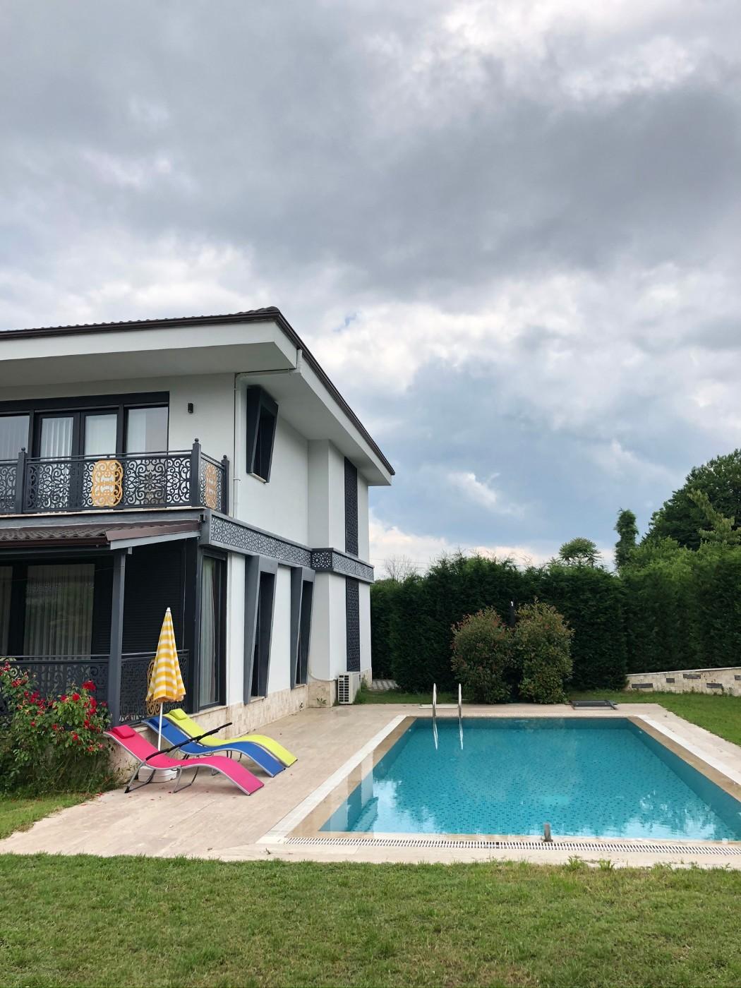 Sapanca Kırkpınar'da Eşsiz Lokasyonda, Özel Havuzlu, Bahçeli Villa-15787