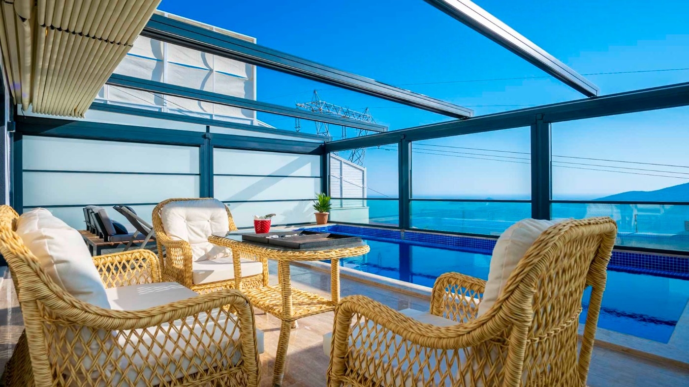 Kaş Bezirgan'da Deniz Manzaralı, Özel Havuzlu, Jakuzili Villa