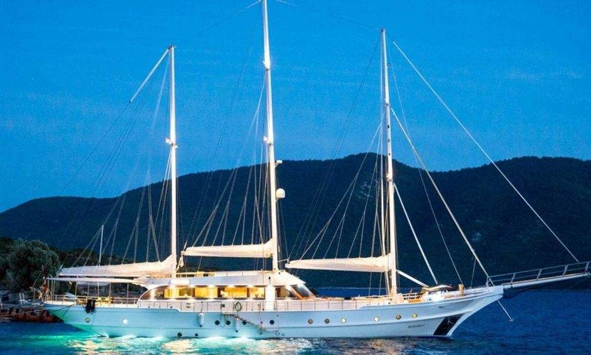 Marmaris'in Masmavi Sularına Yolculuk, 12 Kişilik, Kiralık Lüks Gulet