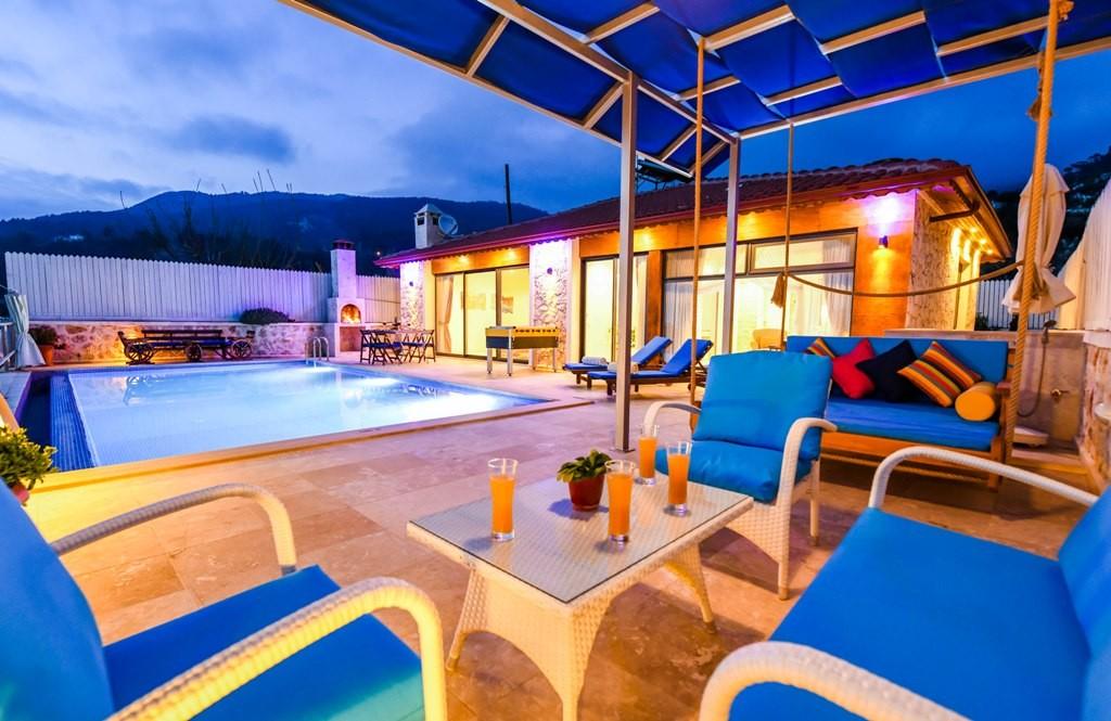 Kaş İslamlar'da Huzur Dolu Doğada, Isıtmalı Havuzlu, Modern Villa-12751