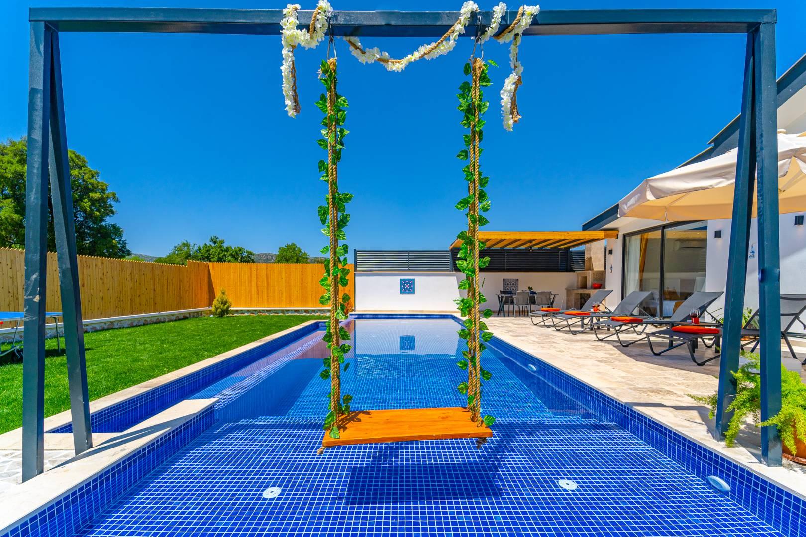 Kaş Bezirgan'da Enfes Doğada, Özel Havuzlu, Kiralık Villa-27732