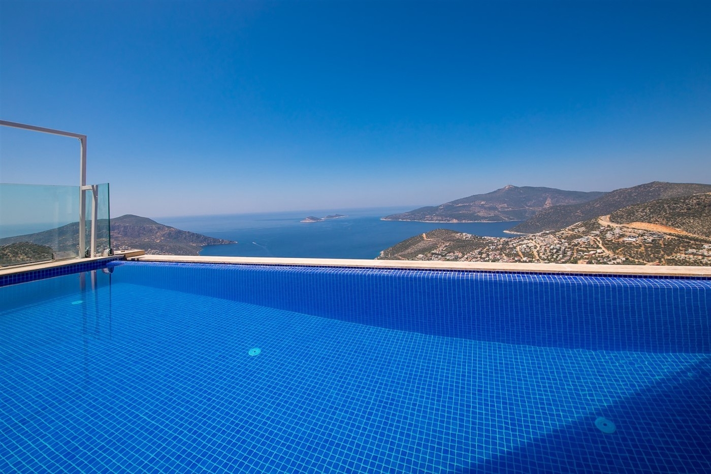 Kalkan Kördere'de Balayı Çiftlerine Uygun, Özel Havuzlu, Şık Villa