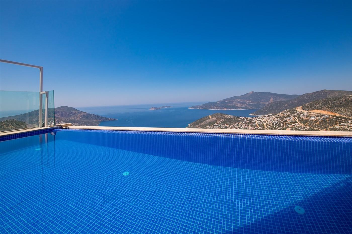 Kalkan Kördere'de Balayı Çiftlerine Uygun, Özel Havuzlu, Şık Villa-11594