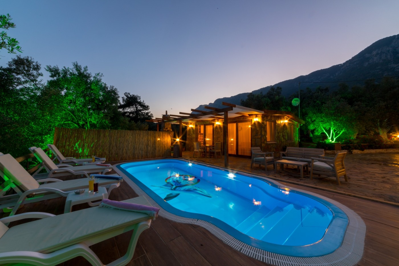 Muğla Menteşe'de Gözlerden Uzak, Özel Havuzlu, Konforlu Villa