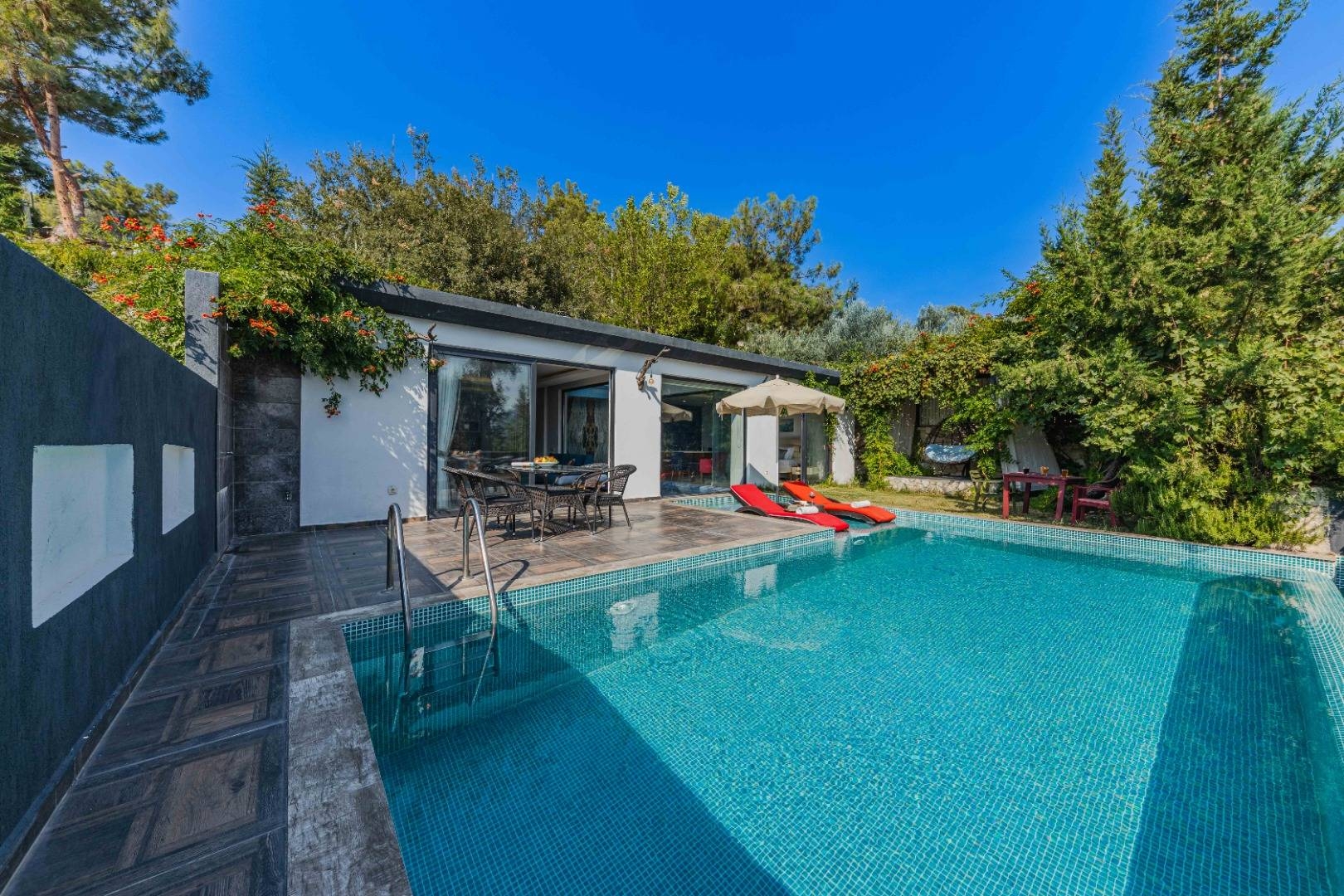 Kaş İslamlar'da Huzurlu Doğada, Isıtmalı Havuzlu, Şık Villa