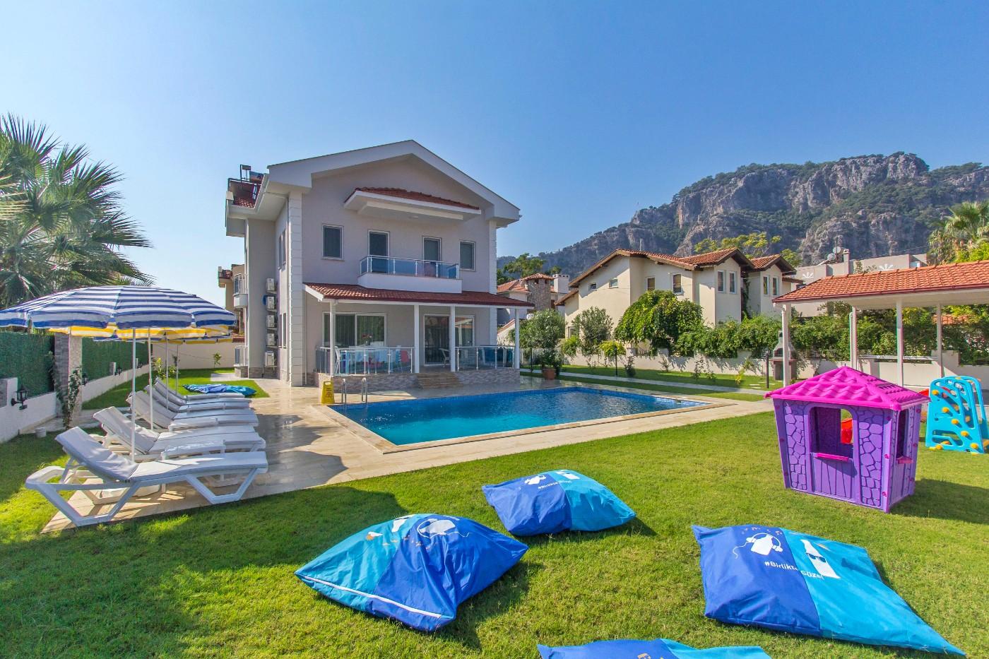 Dalyan'da Görkemli Mimariye Sahip, Özel Havuzlu, Geniş Bahçeli Villa-14731