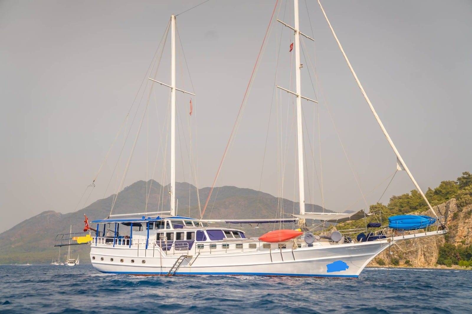 Muğla Marmaris Çıkışlı, 16 Kişilik, 8 Kabinli, Kaptanlı, Kiralık Gulet