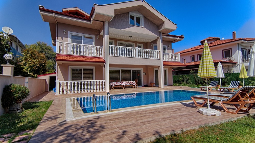 Ortaca Dalyan'da Merkezi Konumda, Özel Havuzlu, 10 Kişilik Villa