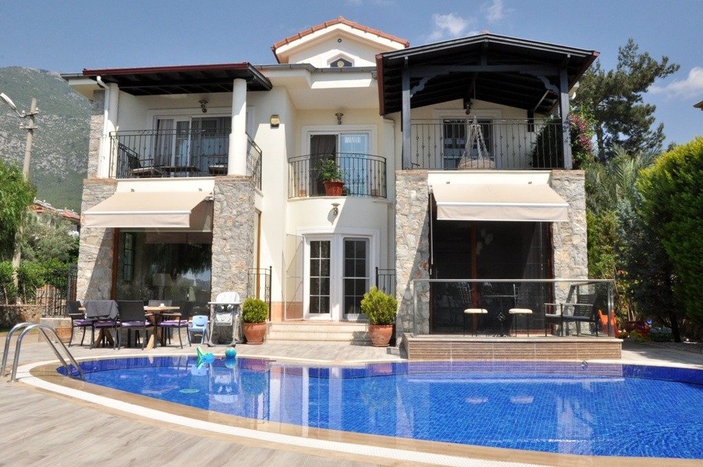 Fethiye Ölüdeniz'de Muhteşem Konumda, Özel Havuzlu, Taş Villa