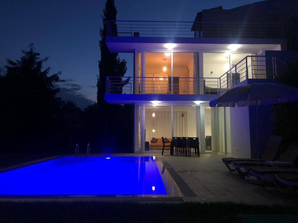 Belek'te Merkeze Yakın, Geniş Bahçeli, Özel Havuzlu, Kiralık Villa