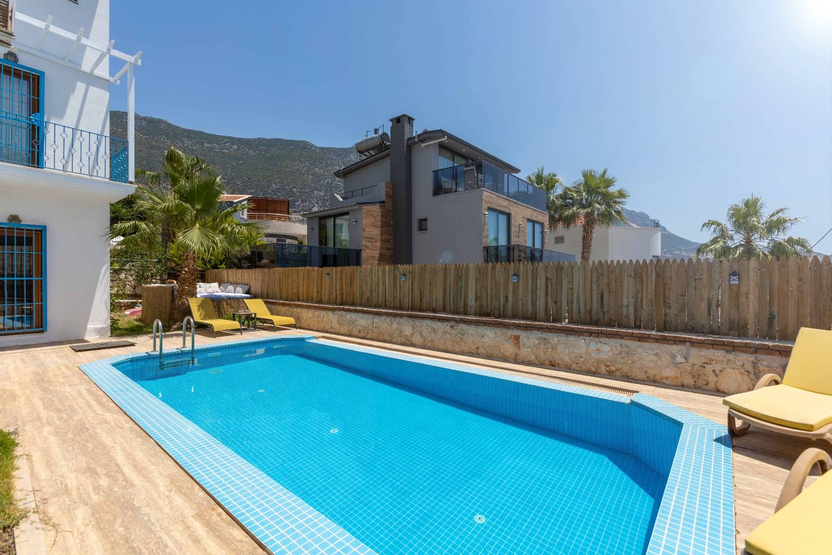 Kalkan Merkez'de Muhteşem Deniz Manzaralı, Özel Havuzlu, Şık Villa