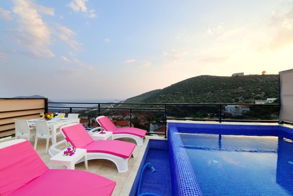 Kaş Kalkan'da Deniz Manzaralı, Özel Havuzlu, Konforlu Villa-13016