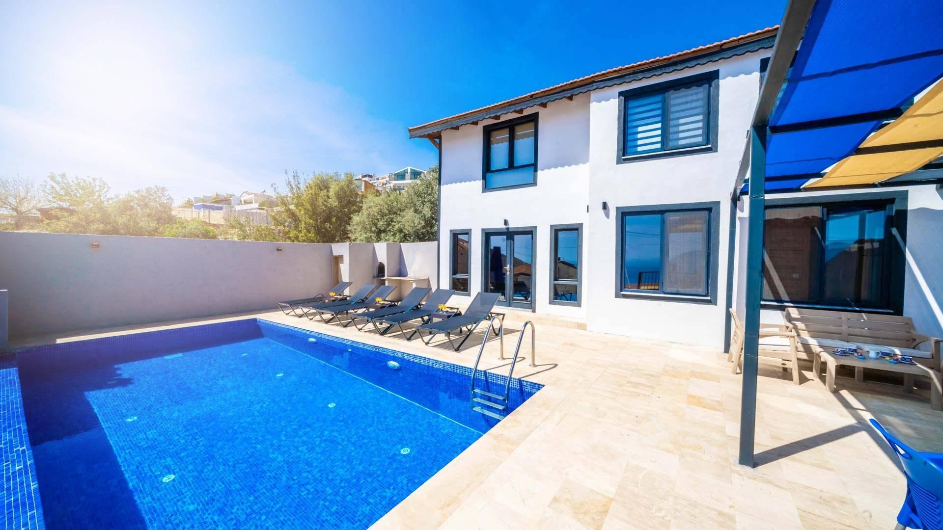 Kaş İslamlar'da Ahşap Mimarili, Sonsuzluk Havuzlu, Kiralık Villa-21862