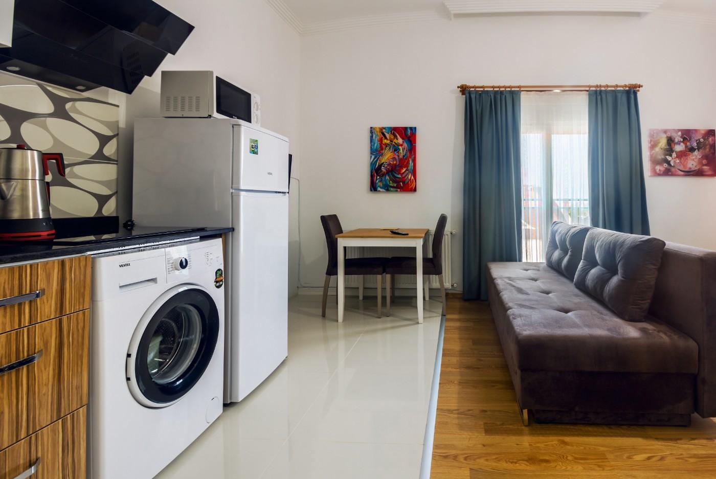 Antalya Konyaaltı'nda Denize Yakın, Merkezi Konumda, 1+0 Stüdyo Ev-13156