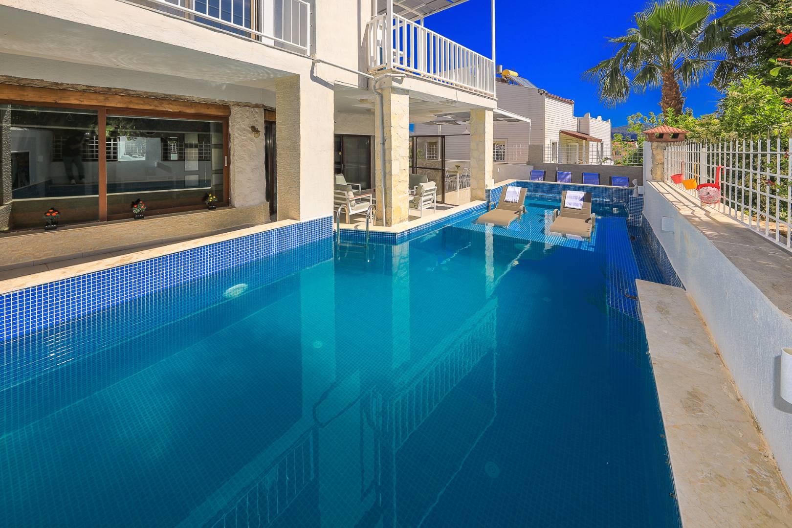 Kaş Kalkan'da Denize Yürüme Mesafesinde, Özel Havuzlu, Tripleks Villa-30486