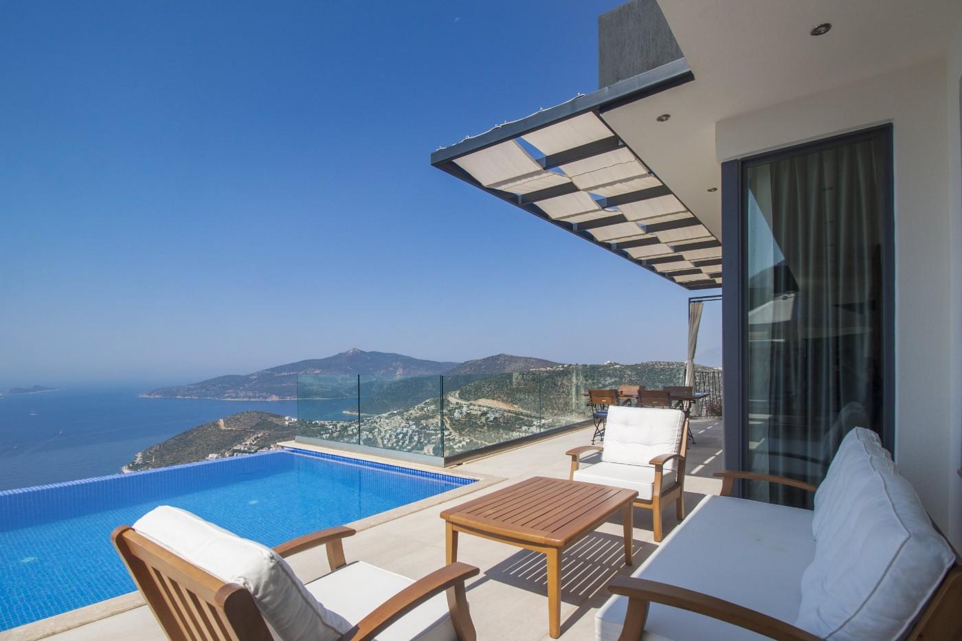 Kaş Bezirgan'da Deniz Manzaralı, Sonsuzluk Havuzlu, Jakuzili Villa-12400