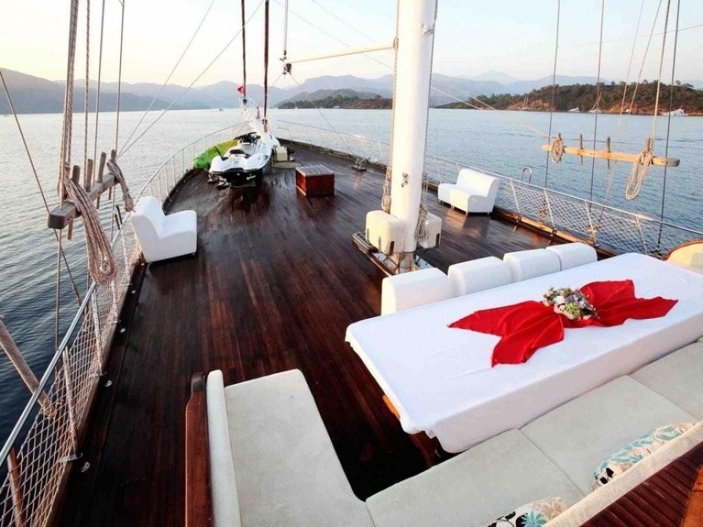 Fethiye'de 20 Kişilik, Geniş İç Hacmi Ve Lüks Tasarımlı, İdeal Gulet-14111