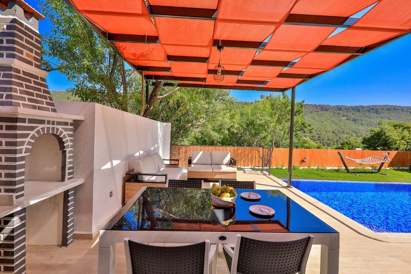 Kaş Hacıoğlan'da Doğa İçerisinde, Özel Havuzlu, Lüks Taş Villa-19503