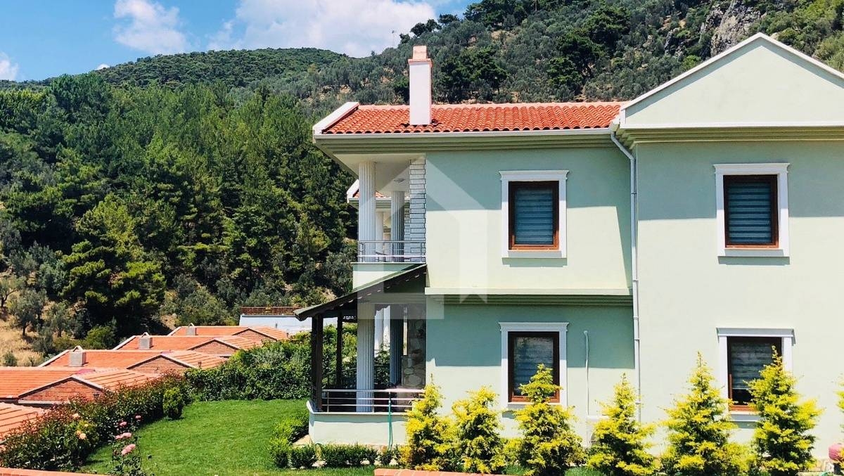 Balıkesir Edremit'te Doğa ve Deniz Manzaralı, 6 Kişilik, Lüks Villa