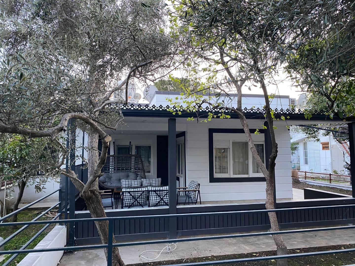 Kemer Tekirova'da Denize Sıfır, Özel Plajlı, 2+1 Tatil Evi-26147