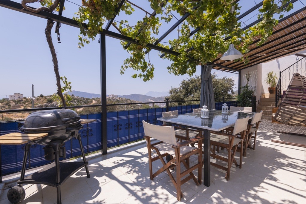 Kaş Bezirgan'da Merkeze Yakın, Jakuzili, Lüks Suit
