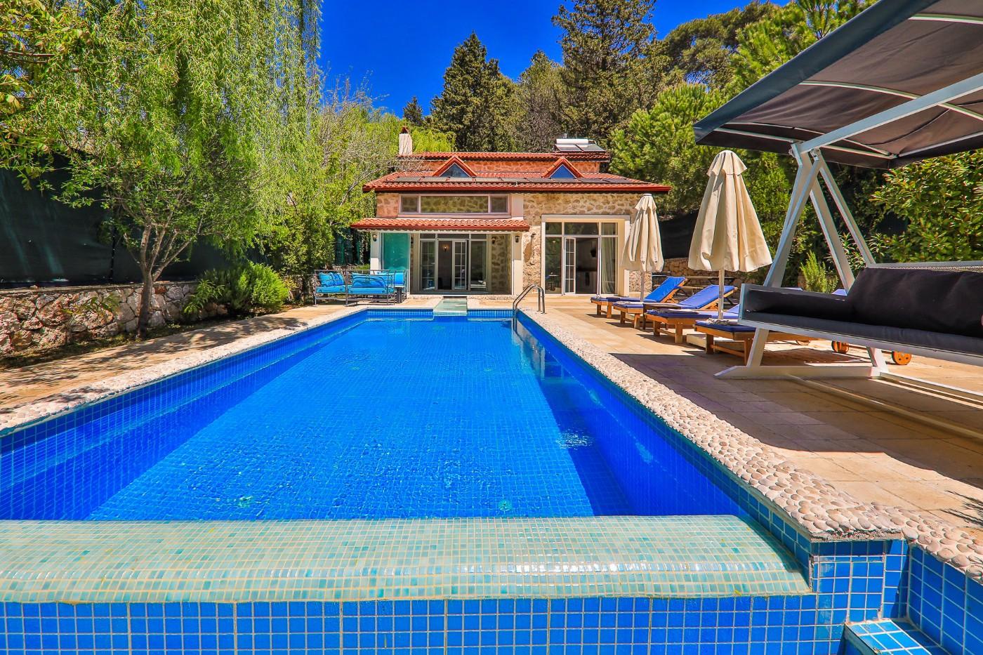 Kalkan Sarıbelen'de Ferah Bahçeli, Özel Havuzlu, Konforlu Villa-13417