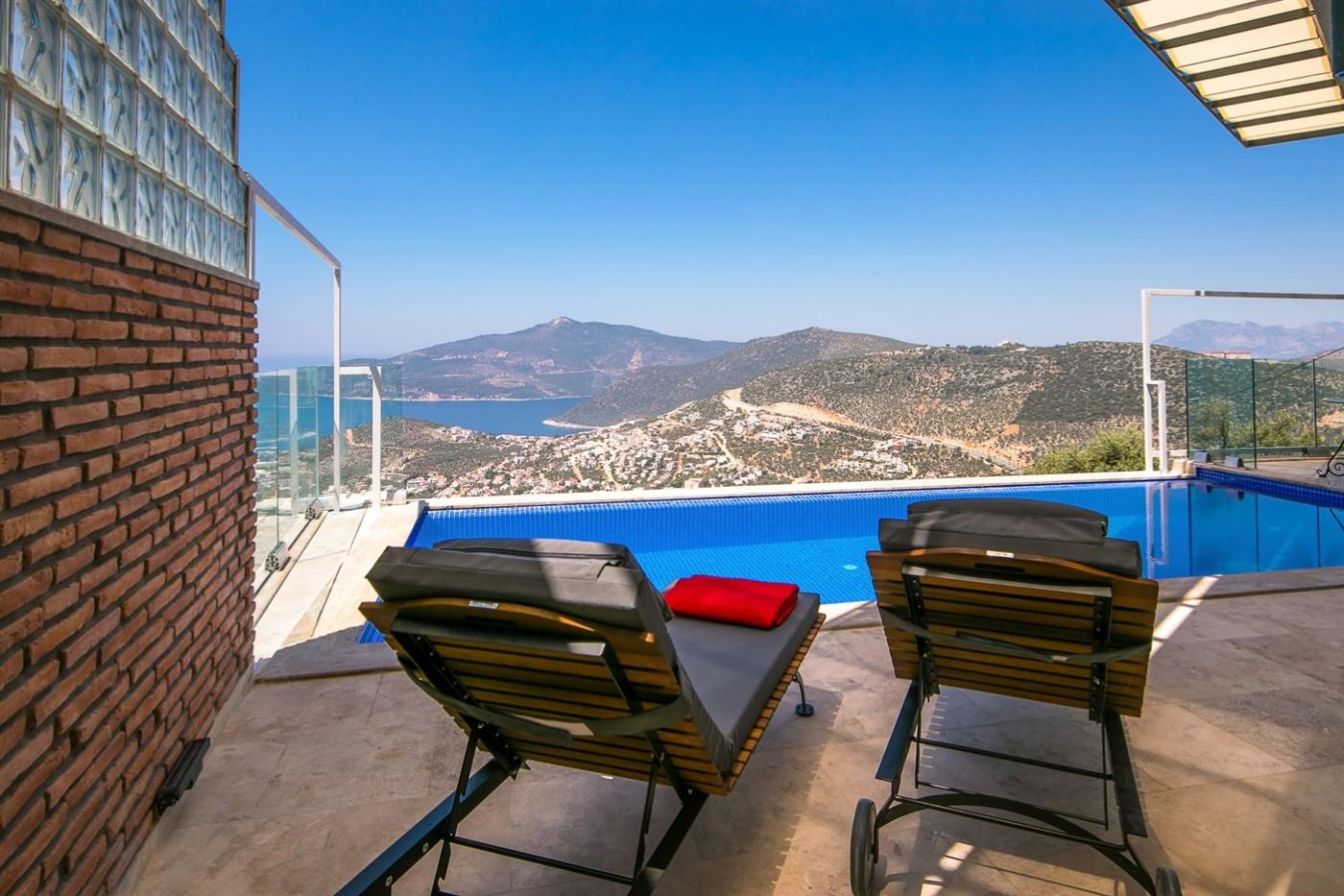 Kalkan Kördere'de Balayı Çiftlerine Uygun, Özel Havuzlu, Şık Villa-11594