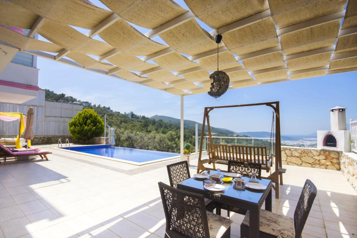 Kaş İslamlar'da Deniz Manzaralı, Özel Havuzlu, Sinema Salonlu Villa-21139