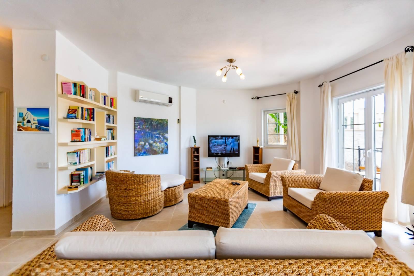 Kaş Kalkan'da Enfes Deniz Manzaralı, 8 Kişilik, Konforlu Villa-25205
