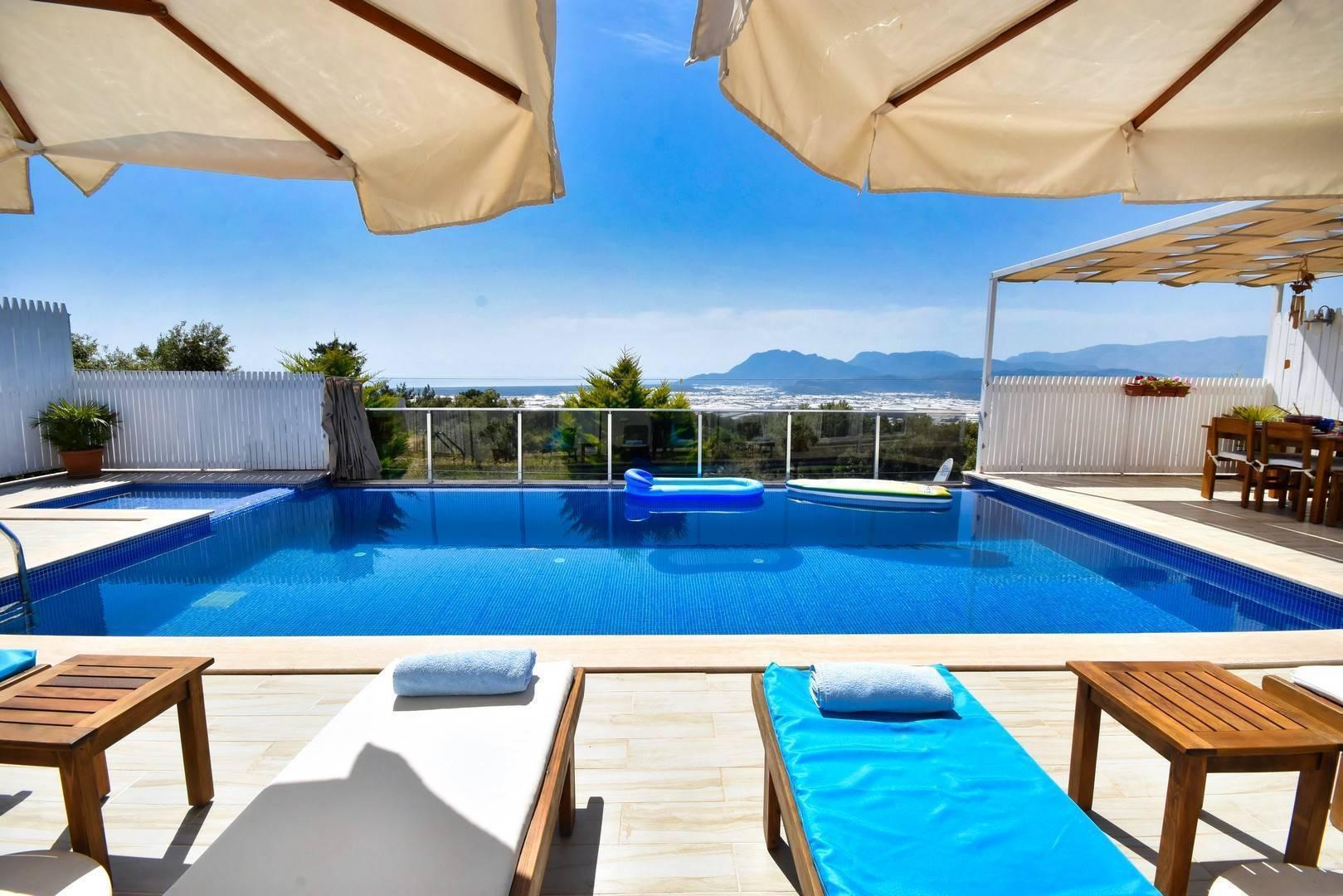 Kalkan Üzümlü'de Gözlerden Uzak, Özel Havuzlu ve Jakuzili, Şık Villa-30315