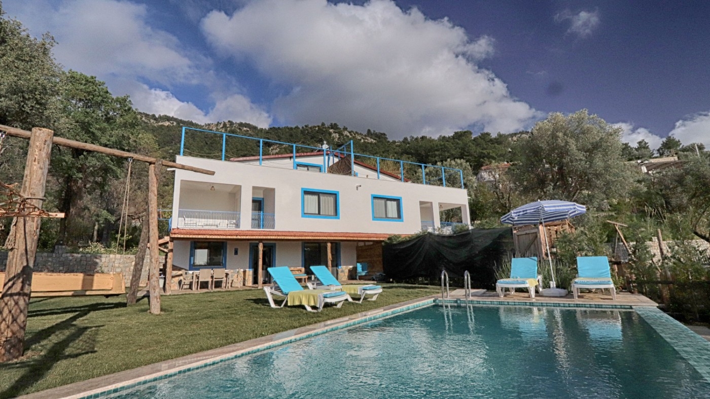 Fethiye Faralya'da Enfes Deniz Manzaralı, Özel Havuzlu, İkiz Villa