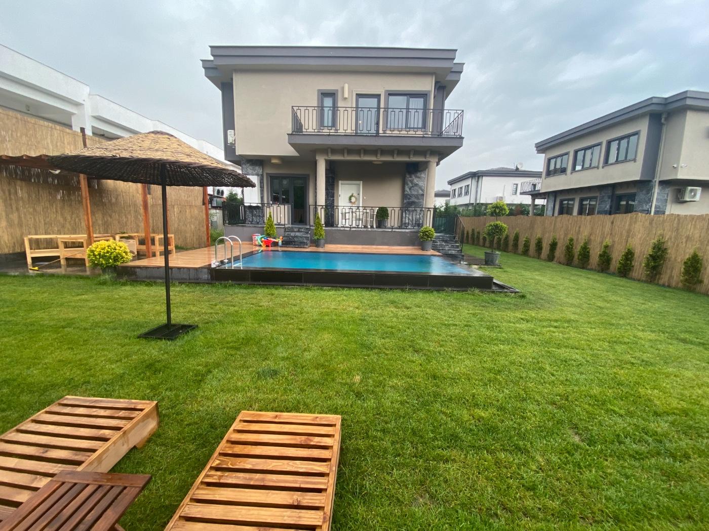 Sapanca Kırkpınar'da Geniş Bahçeli, Özel Havuzlu, Lüks Villa-21923