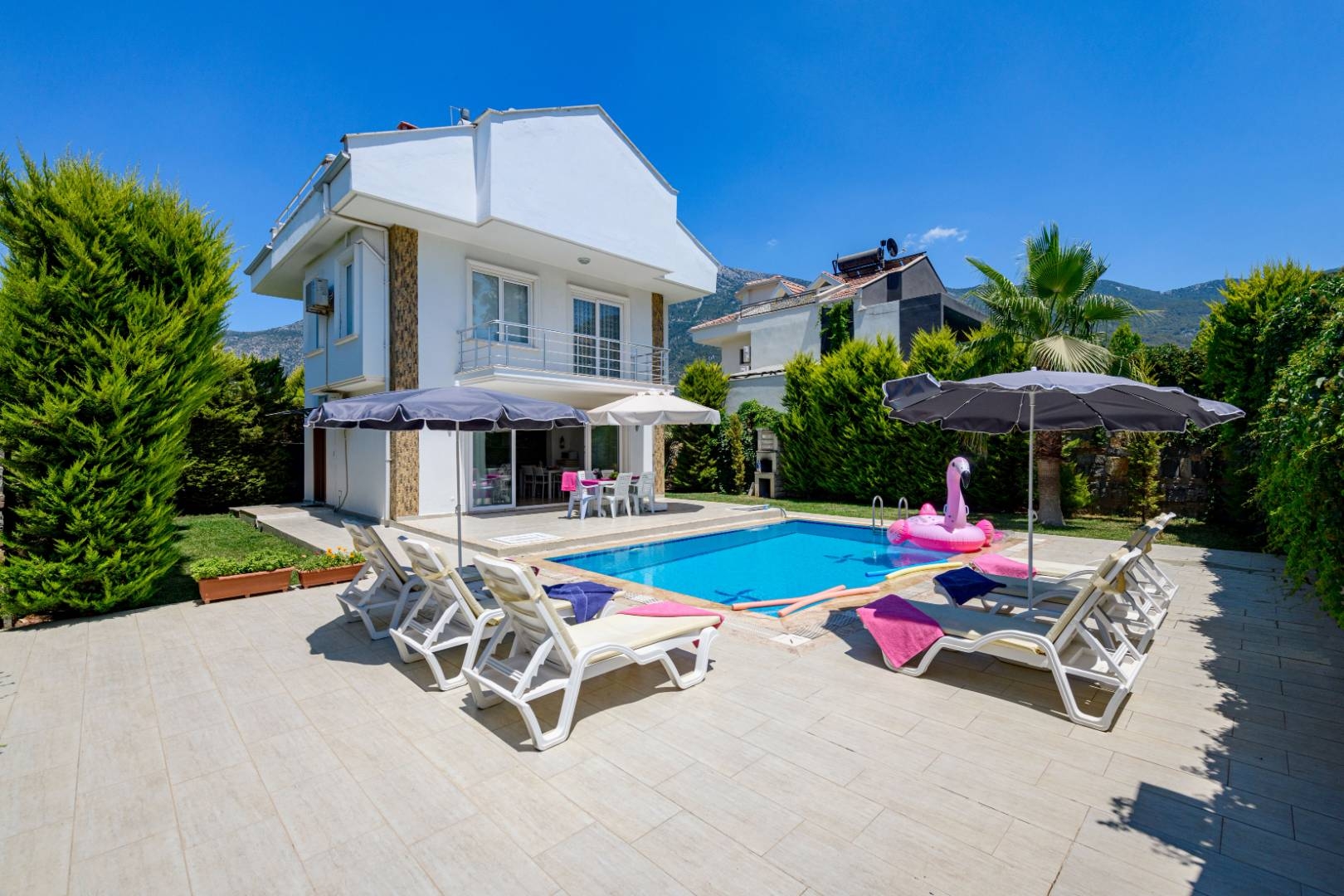 Fethiye Ölüdeniz'de Huzur Dolu Doğada, Özel Havuzlu, Şık Villa