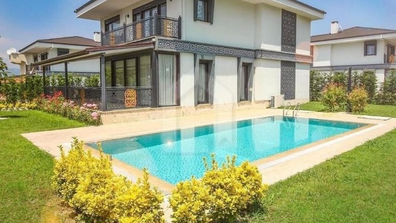 Sapanca Kırkpınar'da Geniş Bahçeli, Özel Havuzlu, Kiralık Ferah Villa