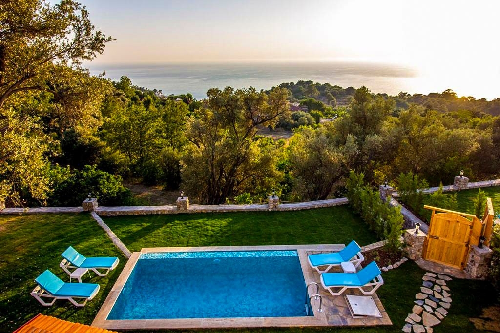 Fethiye Faralya'da Enfes Deniz Manzaralı, Özel Havuzlu, İkiz Villa