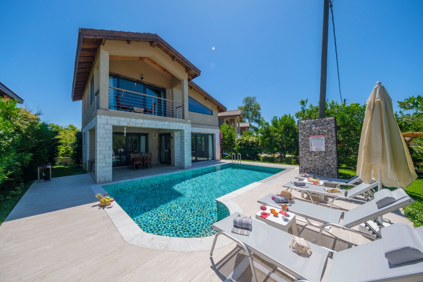 Fethiye Yanıklar'da Yemyeşil Bahçeli, Özel Havuzlu, Jakuzili Villa