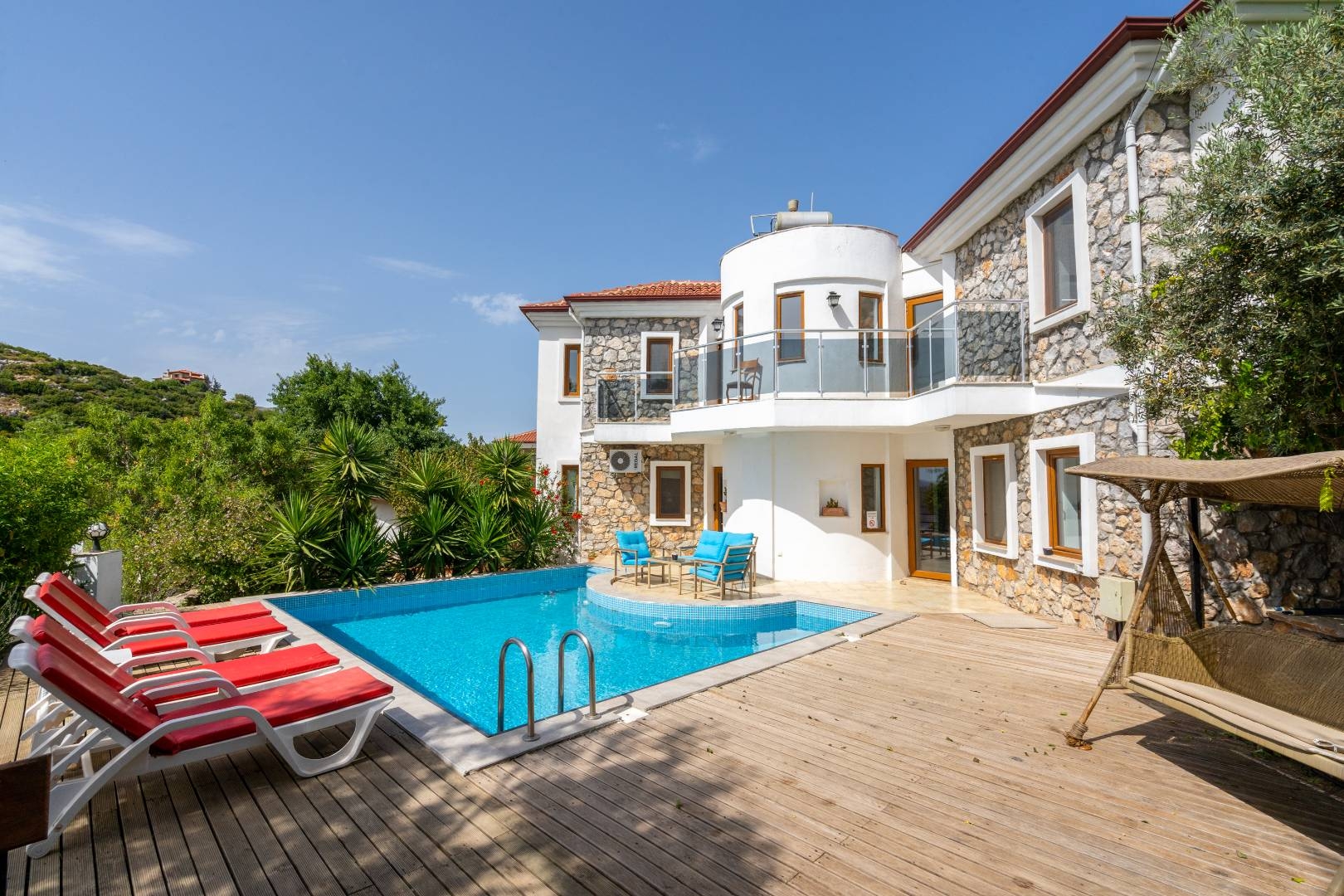Marmaris Söğüt'te Tasarımıyla Büyüleyen, Özel Havuzlu, 8 Kişilik Villa