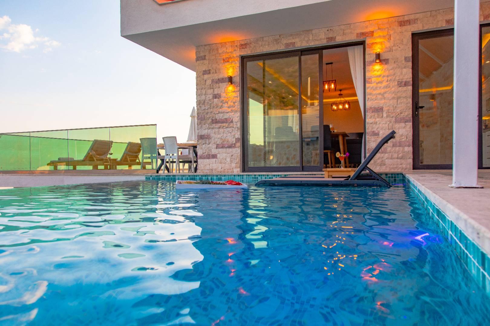 Kaş İslamlar'da Deniz Manzaralı, Özel Havuzlu, Jakuzili Villa-28094