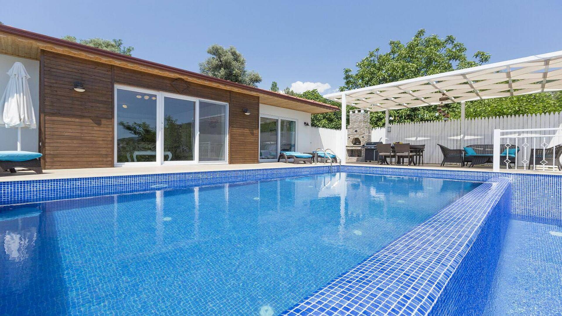 Kaş İslamlar'da Yemyeşil Doğada, Özel Havuzlu, Kiralık Villa