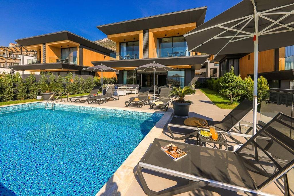 Kaş Kalkan'da Enfes Deniz Manzaralı, Özel Havuzlu, Şık Villa