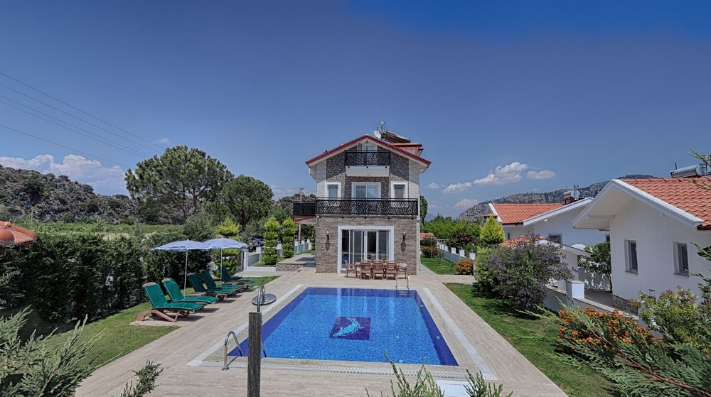 Ortaca Dalyan'da Doğa Manzaralı, Özel Havuzlu, Geniş Bahçeli Villa