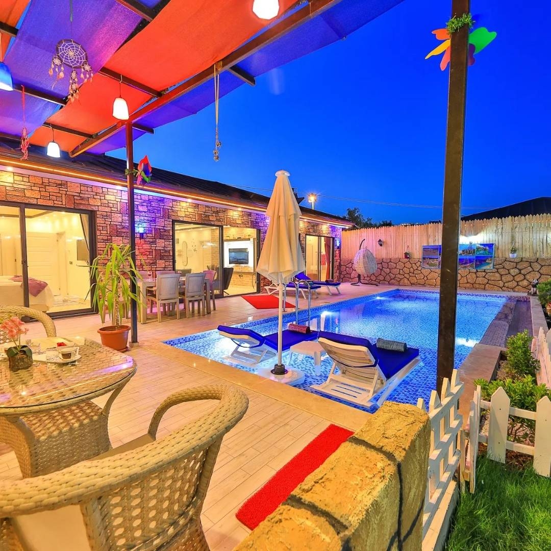 Kaş Çavdır'da Sessiz Konumda, Özel Havuzlu, Jakuzili, Modern Villa