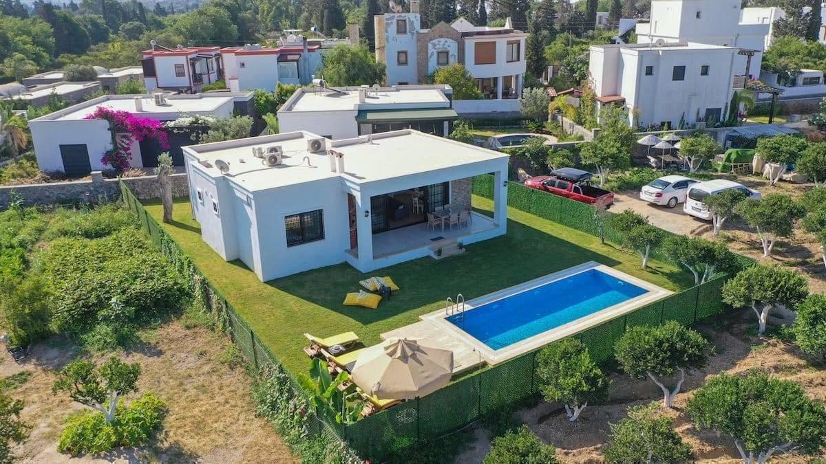Muğla Bodrum'da Denize Yakın, Geniş Bahçeli, Lüks Kiralık Villa-27489