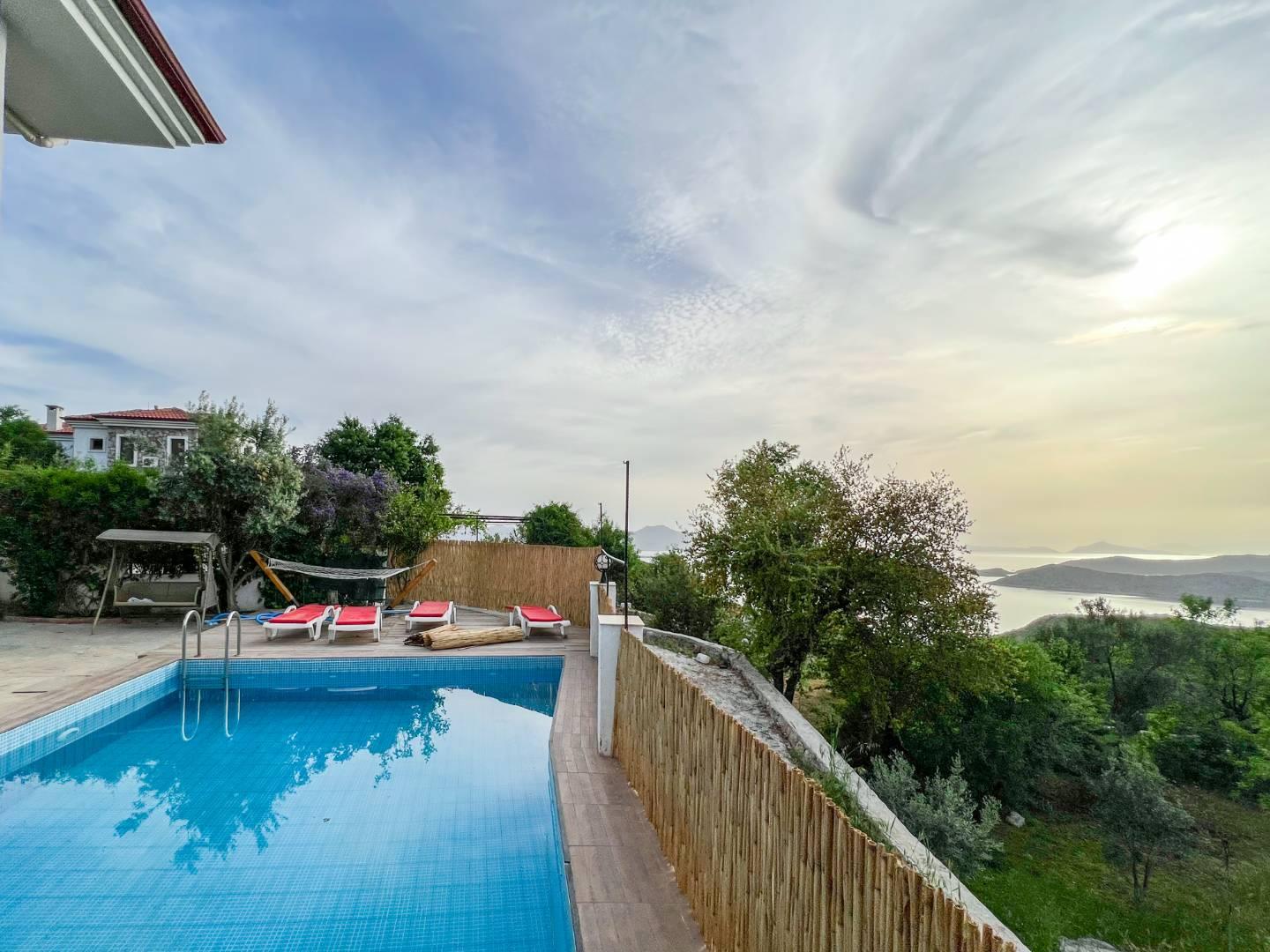 Marmaris Söğüt'te Kalabalık Gruplara Uygun, Özel Havuzlu, Modern Villa-13475