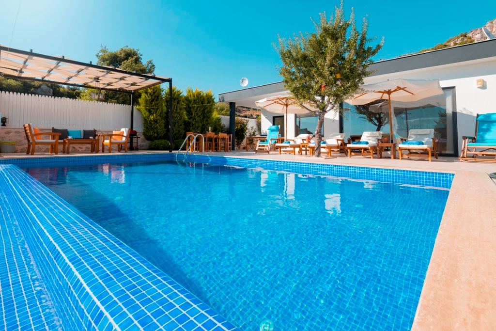 Antalya Kaş'ta Doğayla İç İçe, Özel Havuzlu, Jakuzili, Kiralık Villa