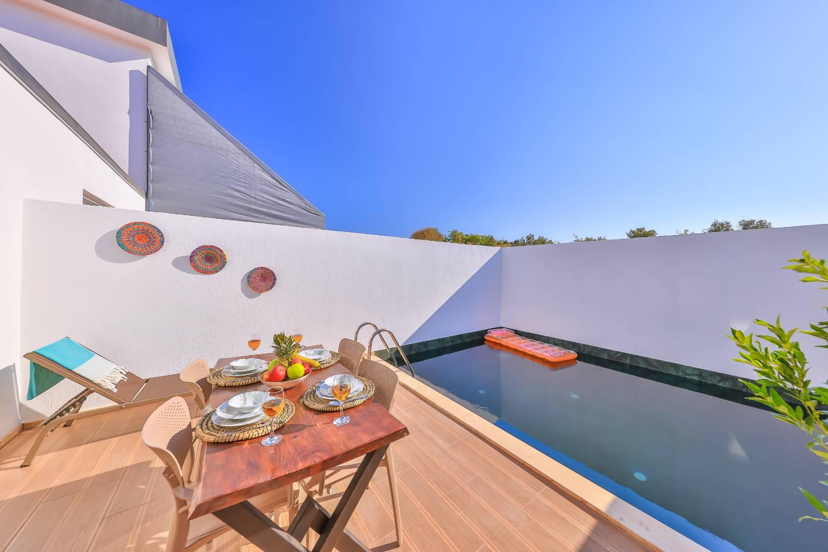 Kaş Andifli'de Şık Tasarıma Sahip, Özel Havuz ve Jakuzili Villa-29395