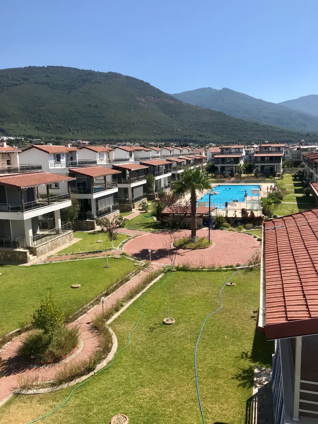 Kuşadası Güzelçamlı'da Olimpik Havuzlu, Geniş Teras ve Bahçeli Villa