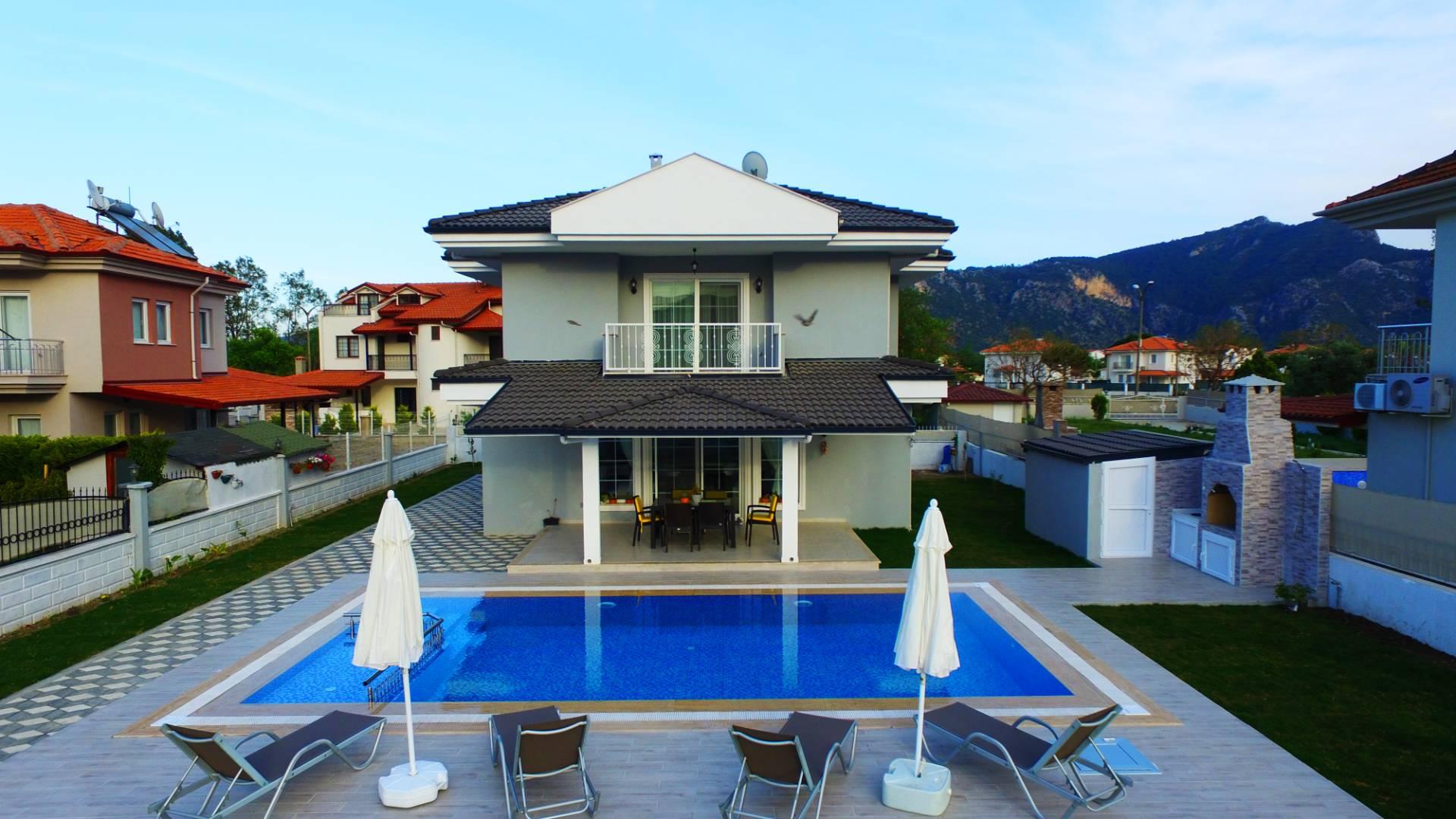 Muğla Dalyan'da Merkeze Yakın Konumda, Özel Havuzlu, 4+1 Kiralık Villa-30587